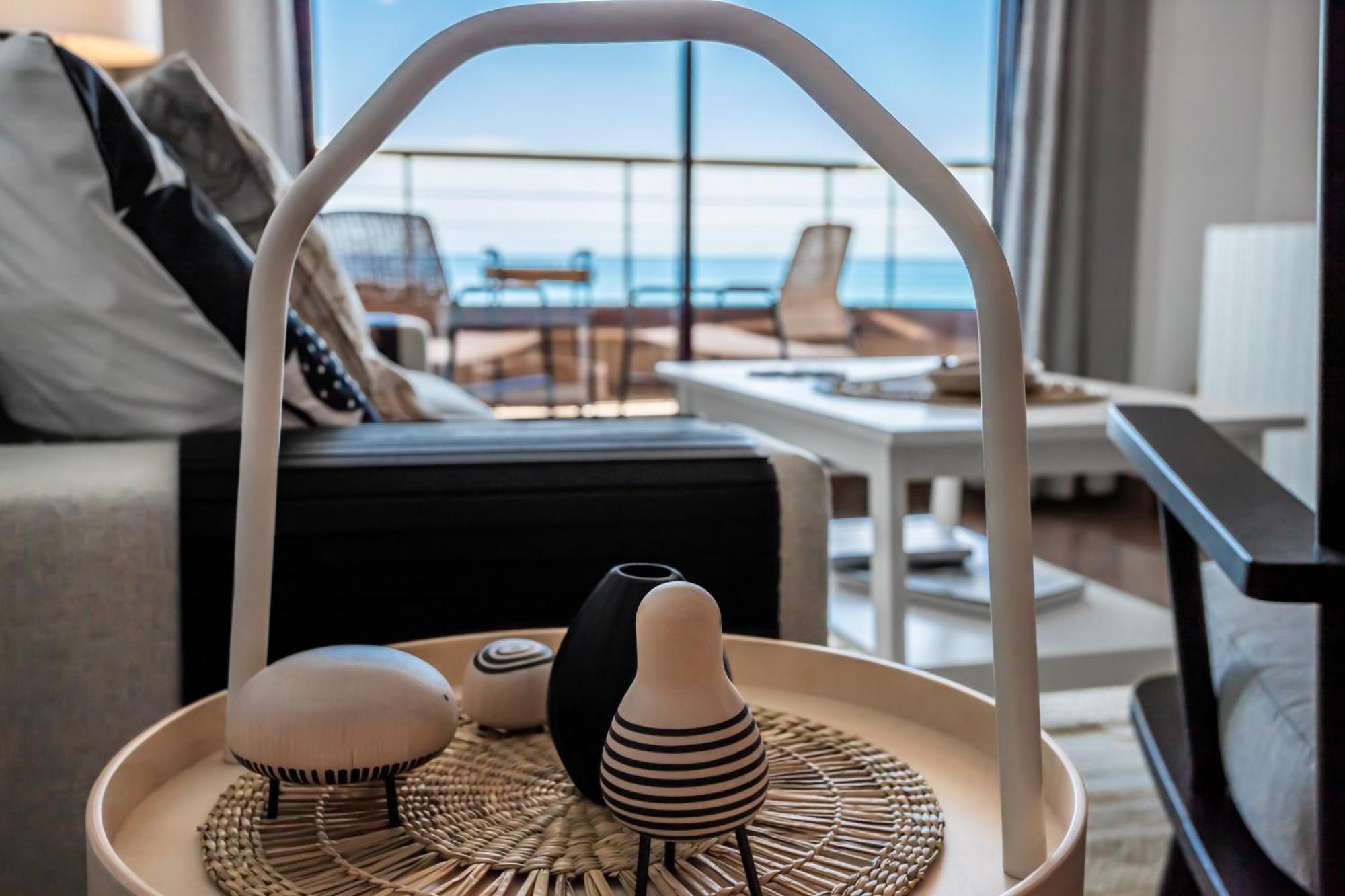 Buenavista Lifestyle By Sur Suites フエンヒロラ エクステリア 写真